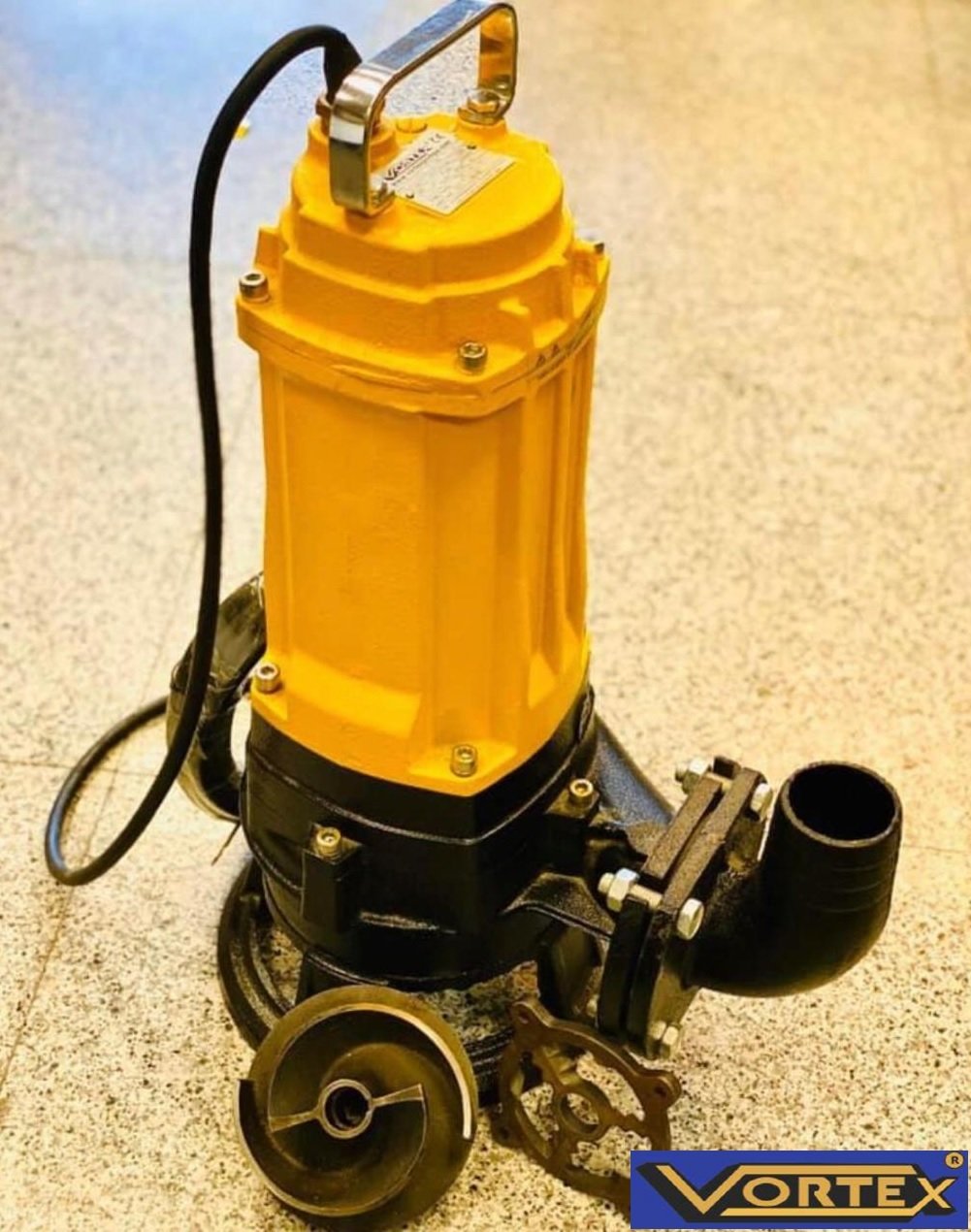 Vortex WCR 750 ET   7.5HP 380V   Krom Açık Fanlı Bıçaklı ve Öğütücülü Pis Su Dalgıç Pompa (Tıkanma Yapmaz)